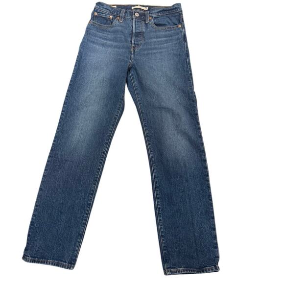 Levi’s Premium High Rise Wedgie Straight Button‎ Fly NWOT Size 26 Jeans - Picture 1 of 9